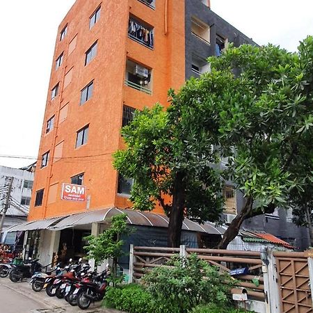 Sam Apartment Банкок Екстериор снимка