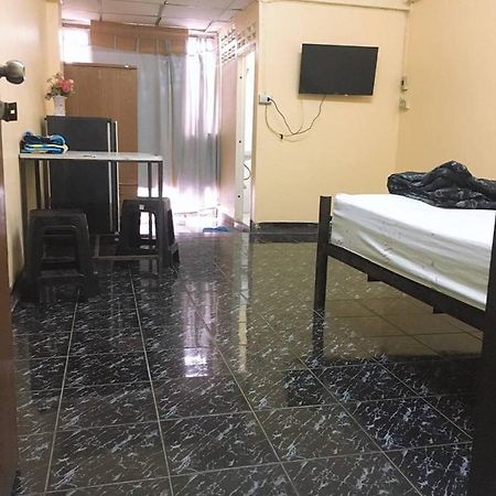 Sam Apartment Банкок Екстериор снимка