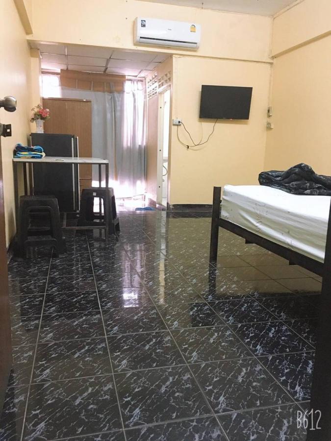 Sam Apartment Банкок Екстериор снимка